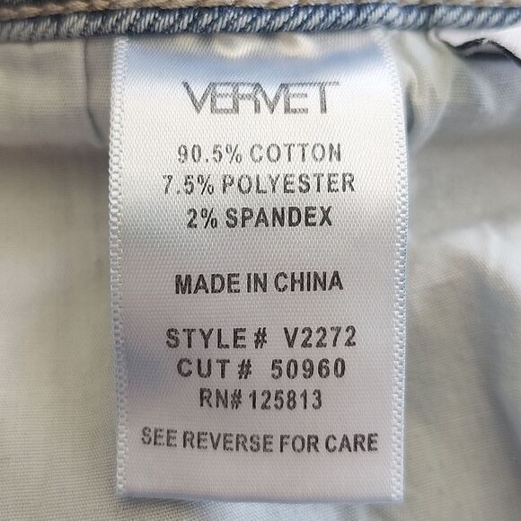 Vervet Distressed Light Blue Wash Cropped Denim Jeans, 28 - Picture 7 of 8